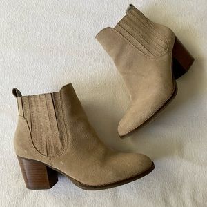 CROWN VINTAGE Taupe Suede Cindy Booties